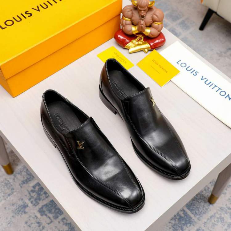 Picture of Louis Vuitton Shoes _SKULVsz38-441Cn061713790